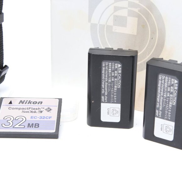 Vintage Nikon Coolpix 5000 5MP Digital Camera Swivel LCD Y2K Video Photography - Picture 10 of 14